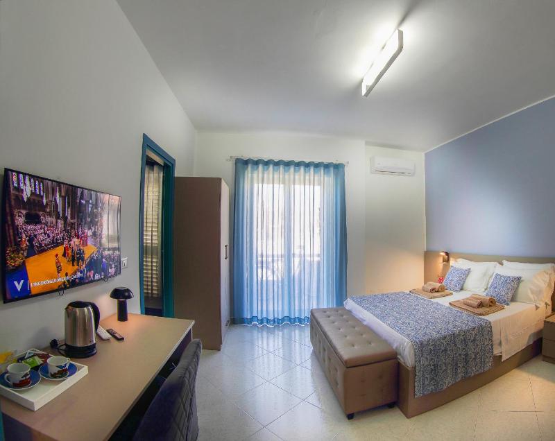 Blueciano Rooms - image 1