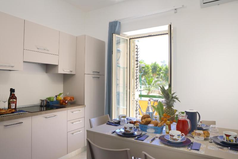 Blueciano Rooms - image 11