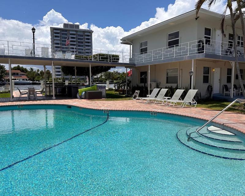 Holiday Isle Yacht Club - image 43