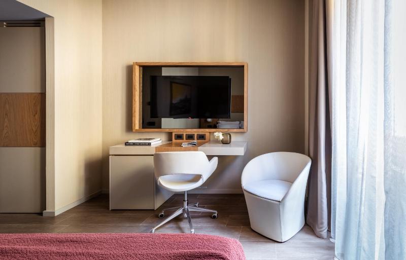 Superior Premium Queen Room image 4