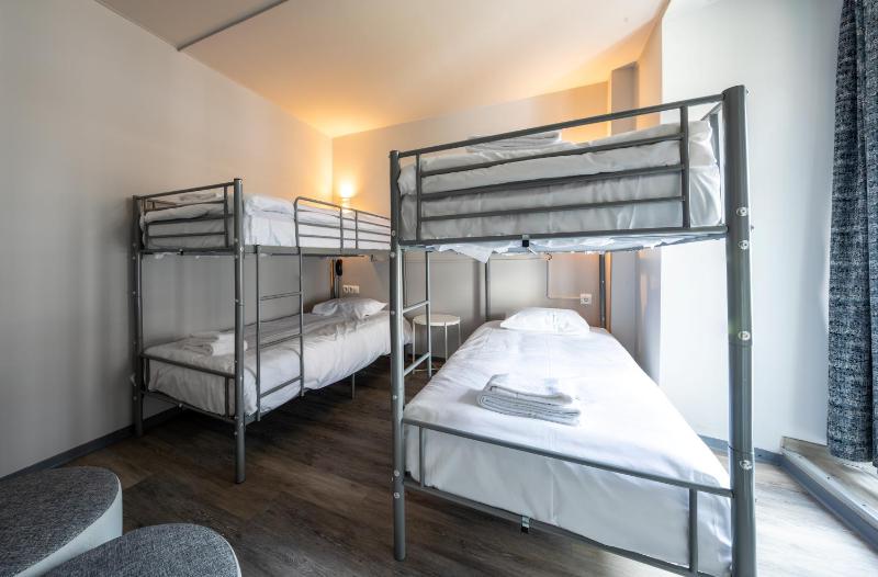 Quadruple Room with Shower image 1