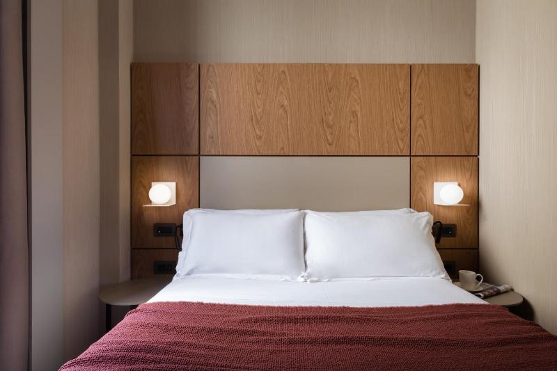 Superior Double Room image 4