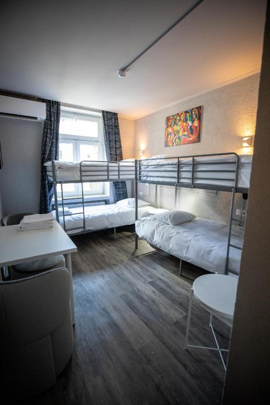 Quadruple Room with Shower image 3