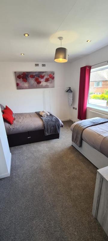 Well presented 3 Bed House- 9 Guests - Great for Leisure stays or Contractors -NG8 postcode - image 9