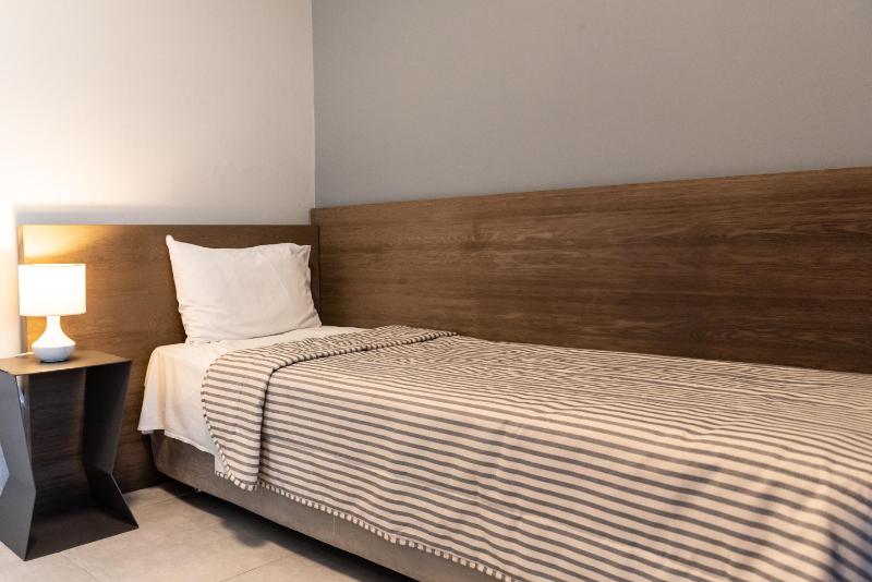 Superior Triple Room image 4