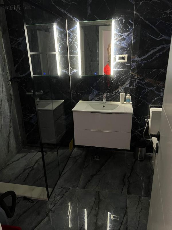 Apartament bloc nou - self check in - free parking - image 11