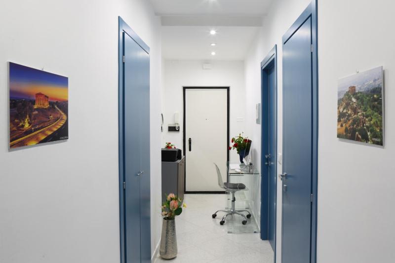 Blueciano Rooms - image 6