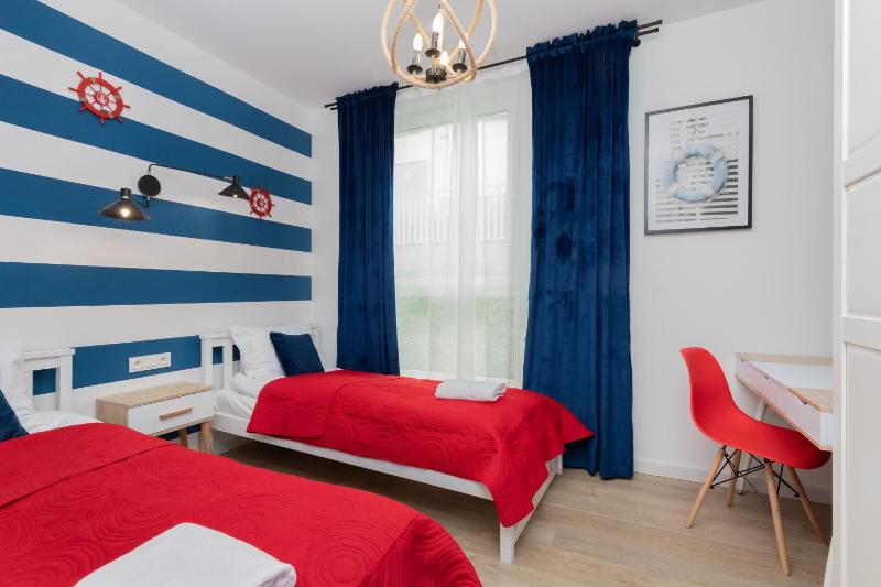 Apartment Redlowo & 2 bedrooms & Parking by Noclegi Renters - image 12