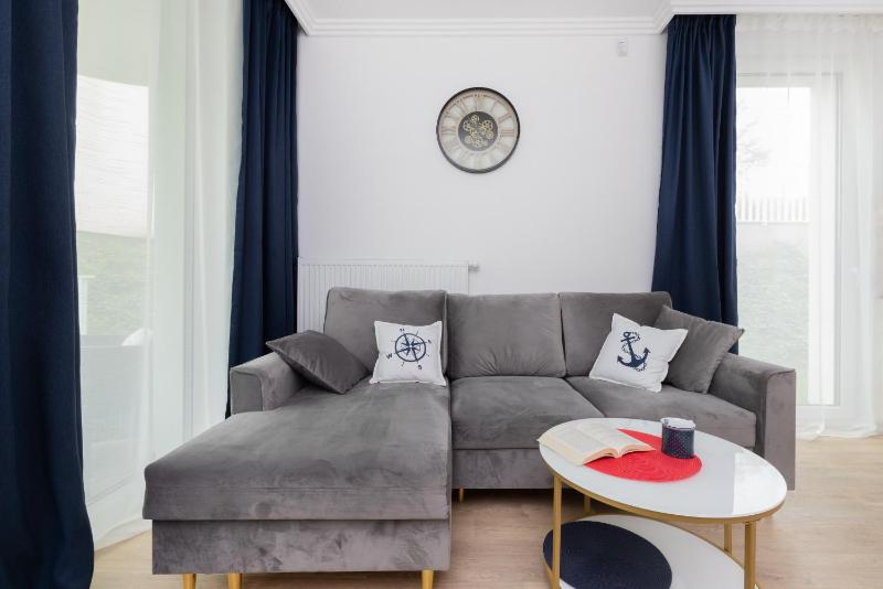 Apartment Redlowo & 2 bedrooms & Parking by Noclegi Renters - image 14