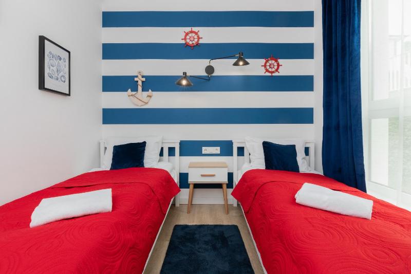 Apartment Redlowo & 2 bedrooms & Parking by Noclegi Renters - image 10