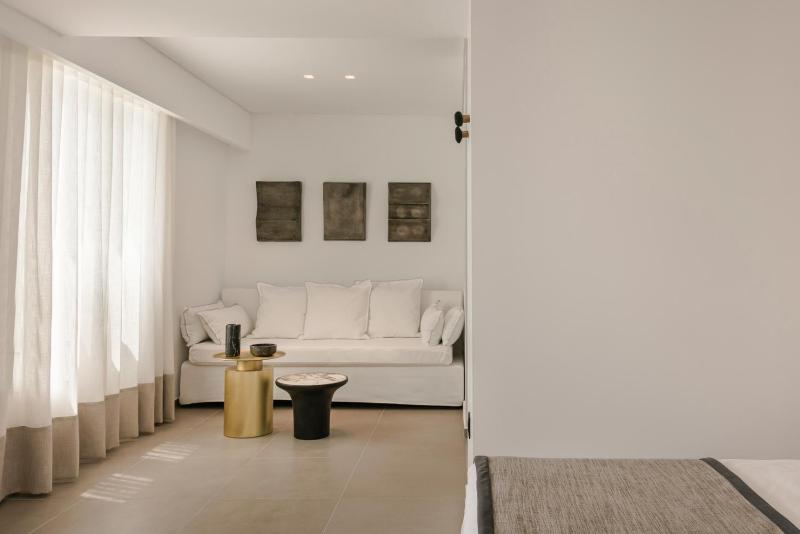 Junior Suite with Plunge Pool image 4