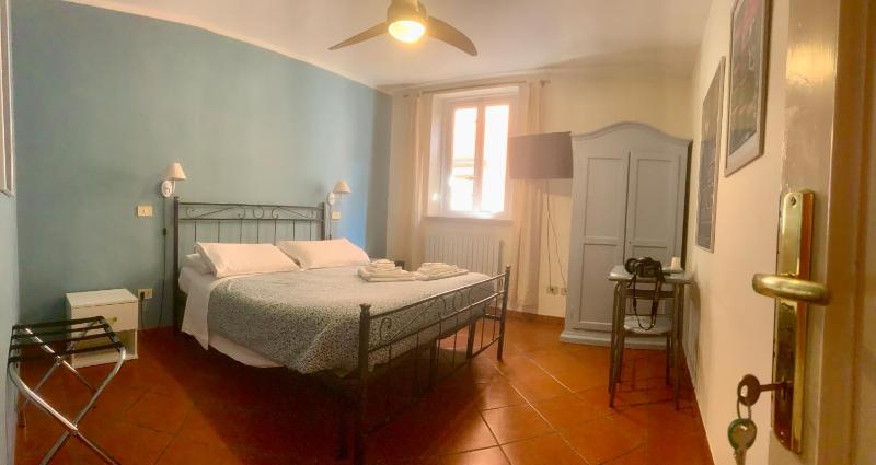 Standard Queen Room image 1