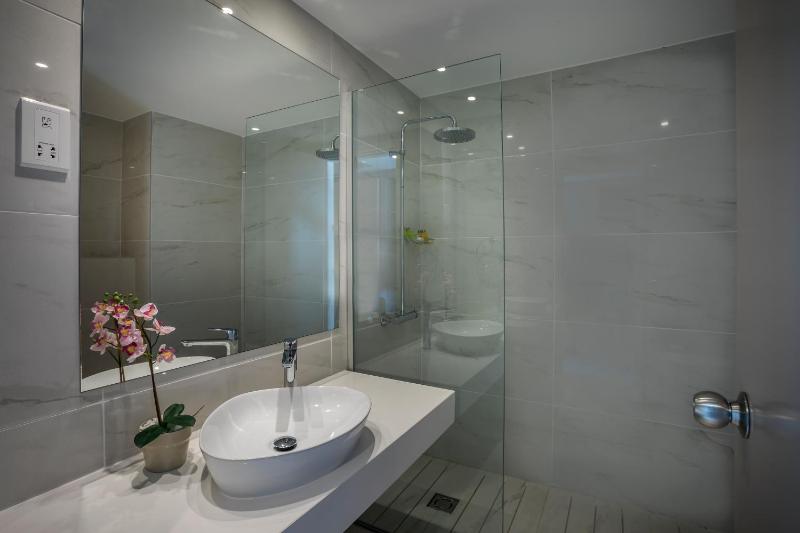 Deluxe Double or Twin Room with Inland View image 4