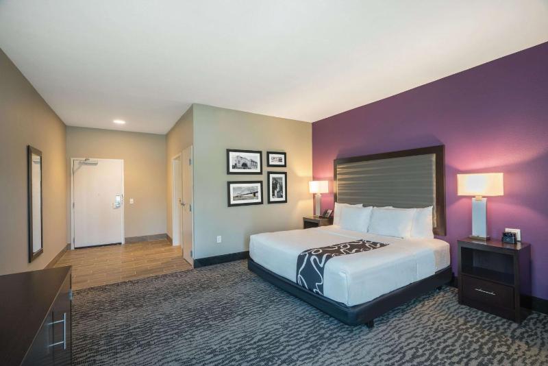 King Room - Disability Access image 2