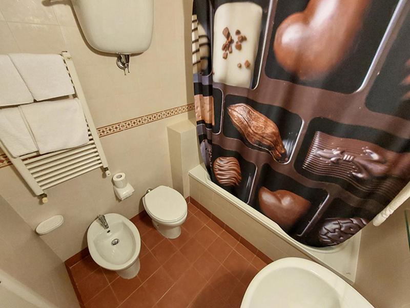 Economy Double or Twin Room image 3