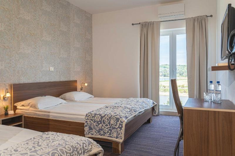 Double Room with Sea View image 1
