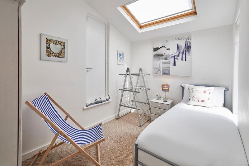 Host & Stay - The Hideaway - image 11
