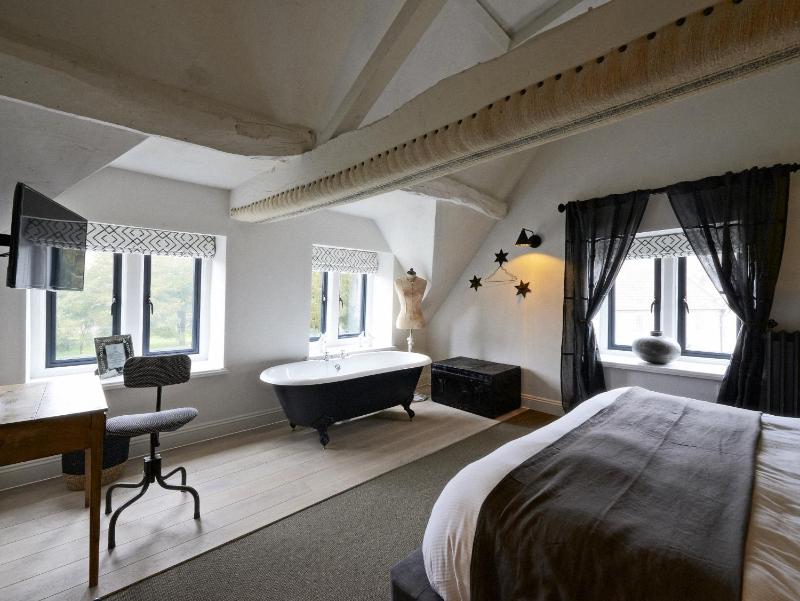 Large Double Room image 1