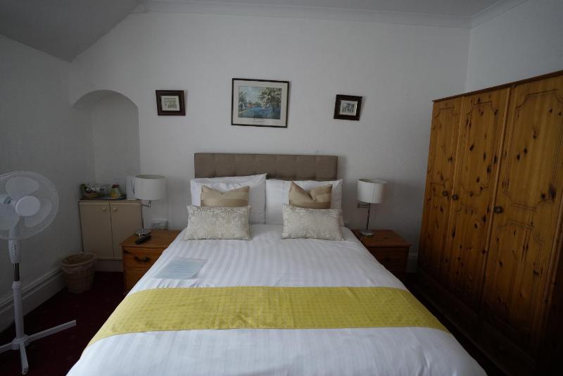 Double Room with Shower image 2
