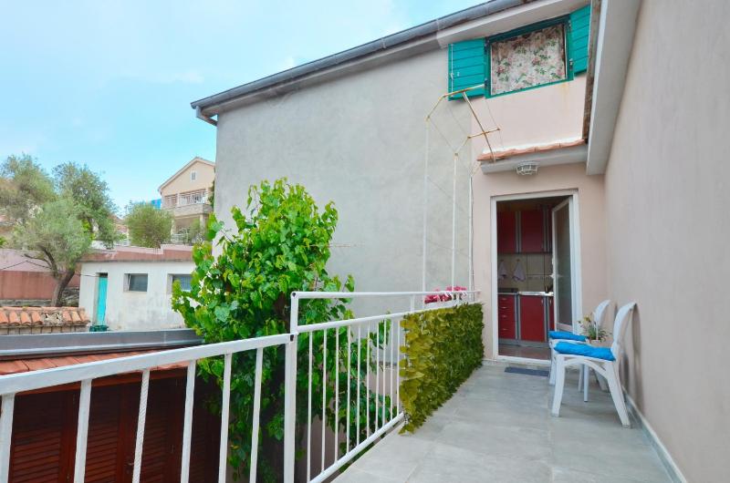 Apartment - Split Level image 4