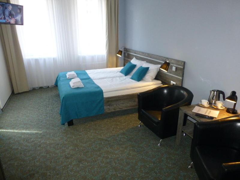 Standard Double Room image 4