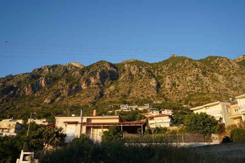  Holiday Home with Garden  image 2