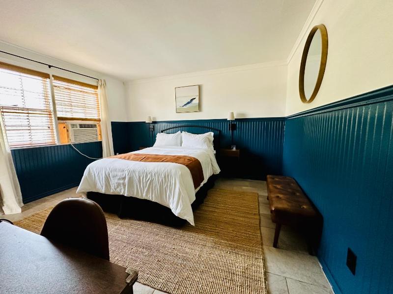 Standard Queen Room image 2