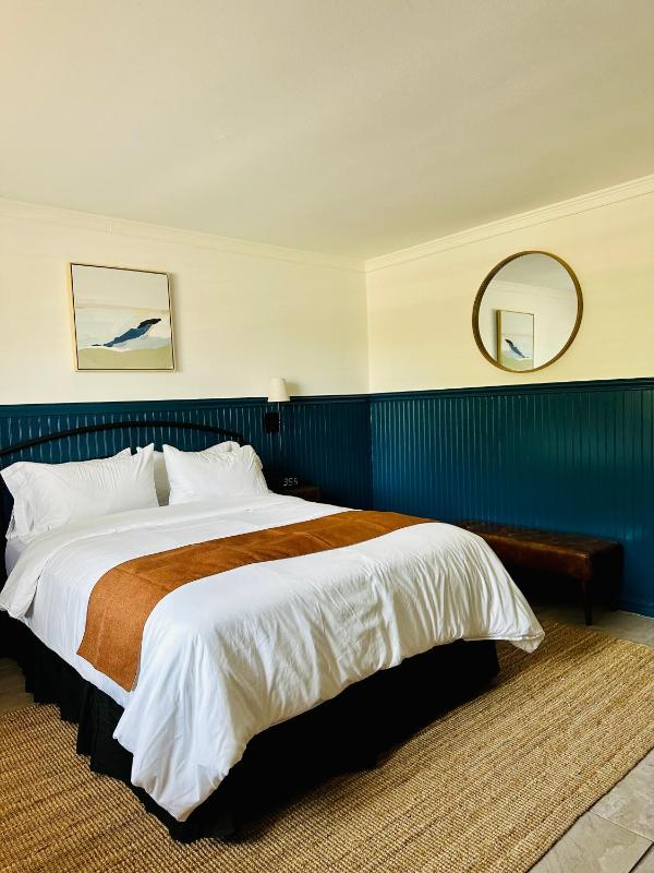 Standard Queen Room image 3