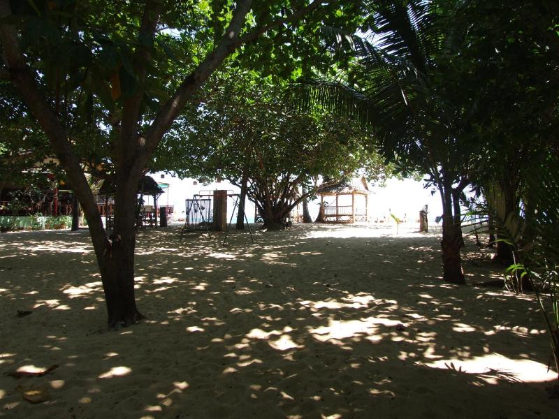 Moonhut Bungalows - image 2