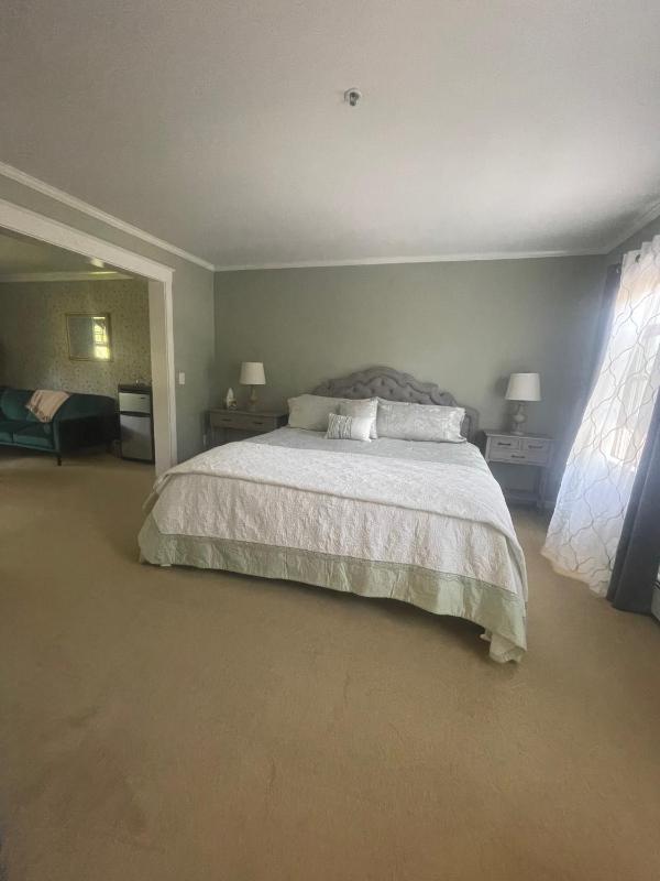 King Suite image 3