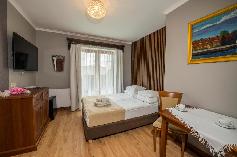 Double Room with Balcony image 1