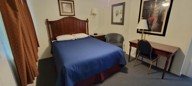 Standard Queen Room image 1