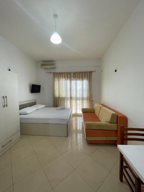 One-Bedroom House image 4