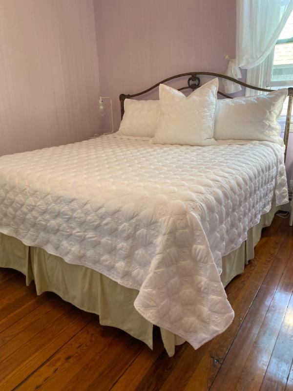 Deluxe King Room image 1
