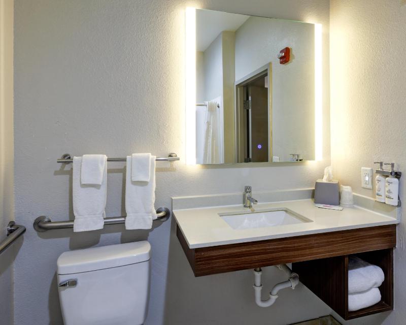 Standard Room image 4