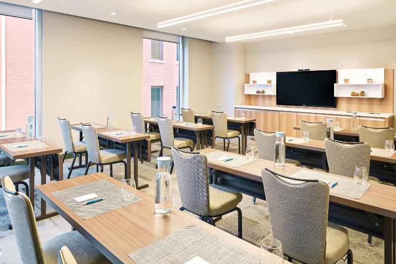 Element by Marriott Austin Downtown - image 3