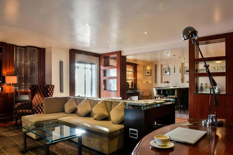Executive Room, Club lounge access, Guest room, 1 Queen image 2