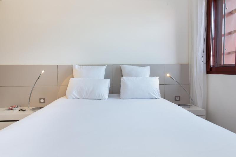 Novotel Suites Perpignan Centre Hotel - image 10