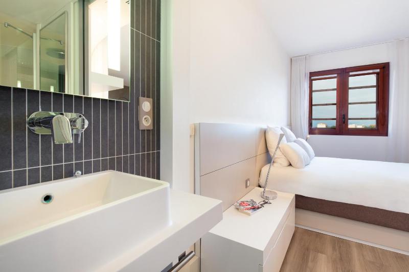 Novotel Suites Perpignan Centre Hotel - image 15