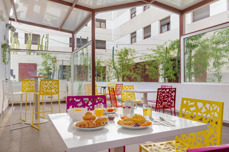 Novotel Suites Perpignan Centre Hotel - image 17