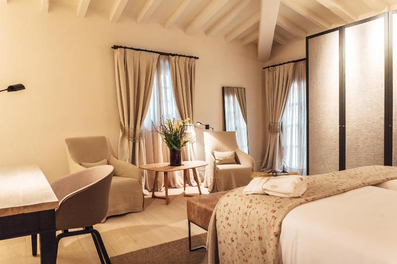 Junior Suite image 3