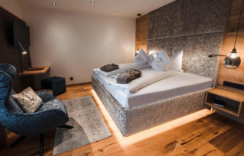 Standard Double Room image 1