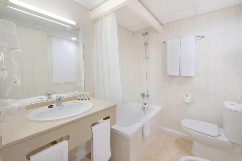 Double Room image 1
