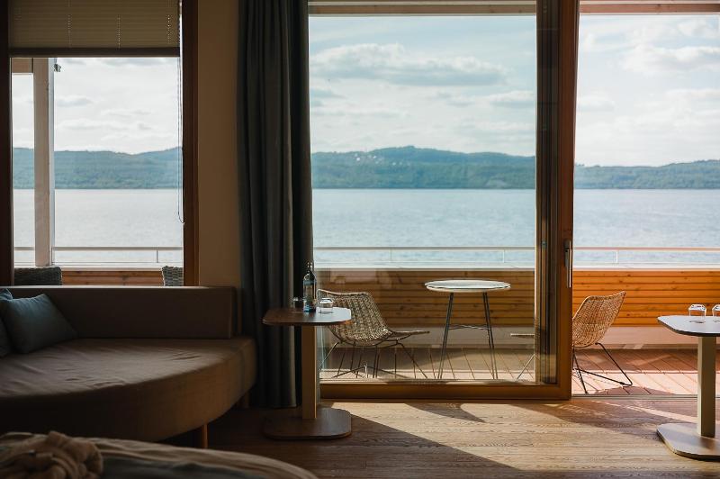 Family Suite with Balcony and Lake View image 3