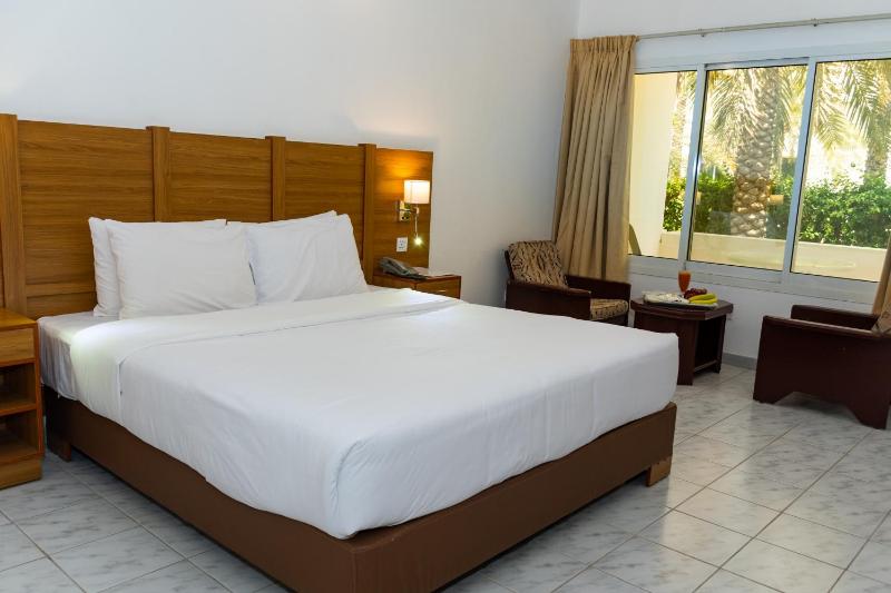 Double Room with Garden View image 3