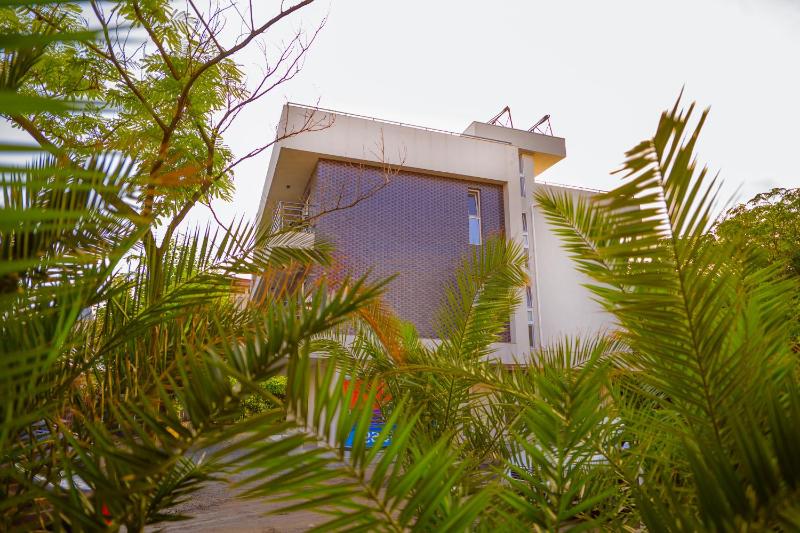 Deluxe Double Room with Balcony image 4