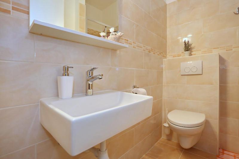Double Room with Private Bathroom image 4