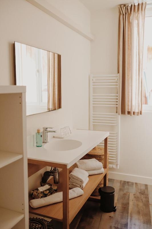 Twin Room image 2
