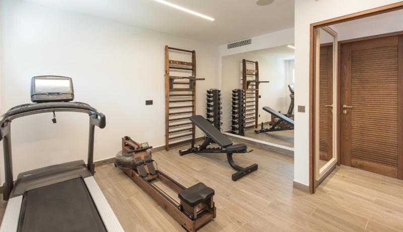 Aqua Marine Suite Waterfront with Outdoor Whirlpool and Gym image 3