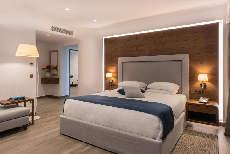 Premium Energy Suite Sea View with Private Pool and Soul Sauna image 3
